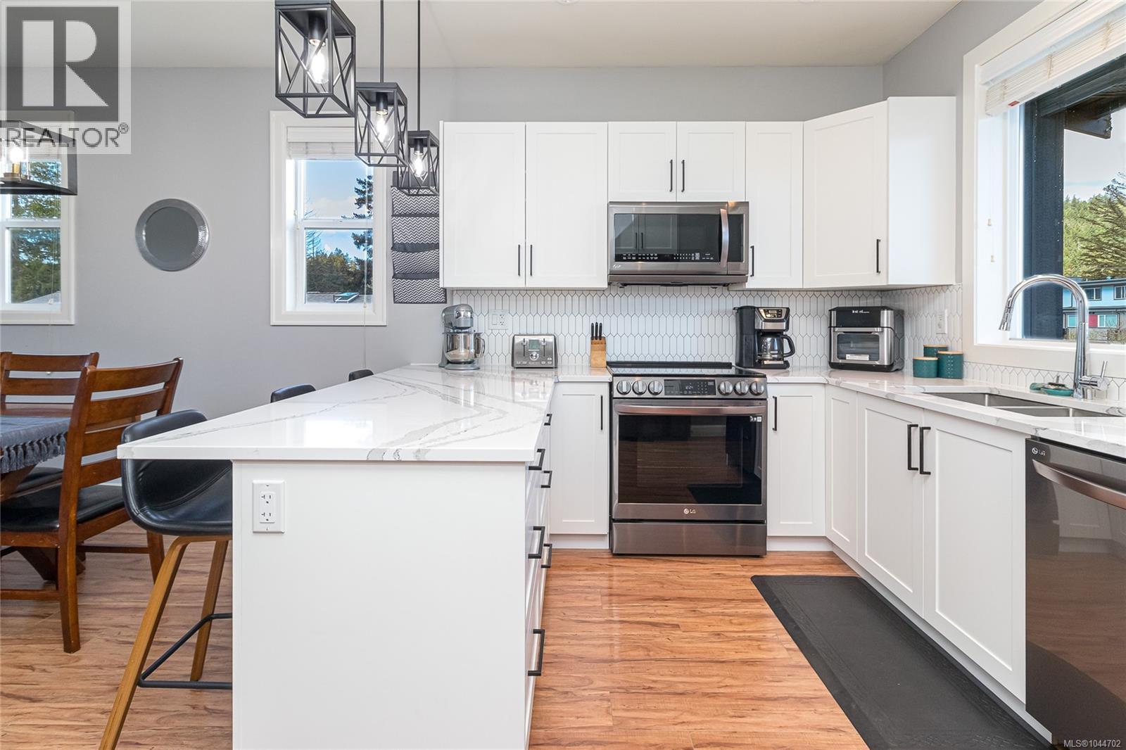 1054 Whitney Crt - 12