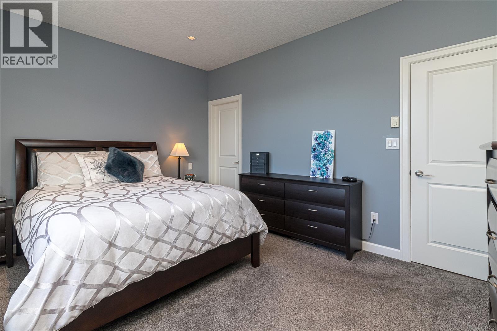 1054 Whitney Crt - 15