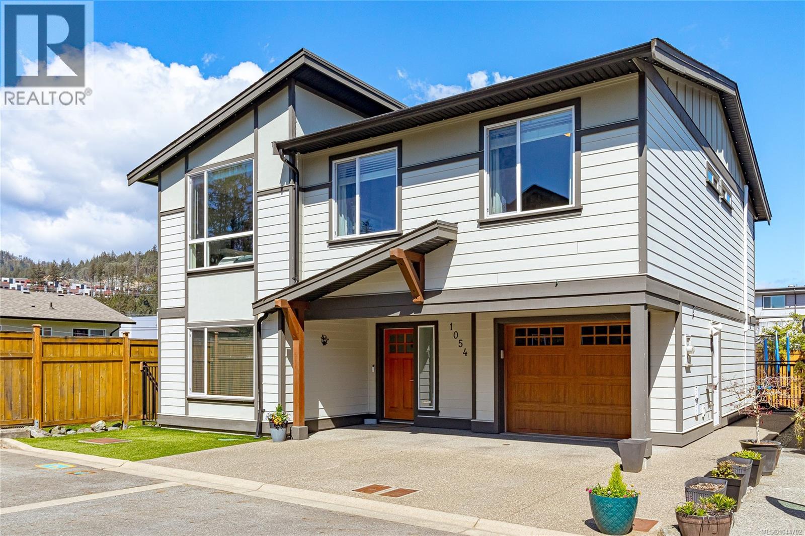 1054 Whitney Crt - 1