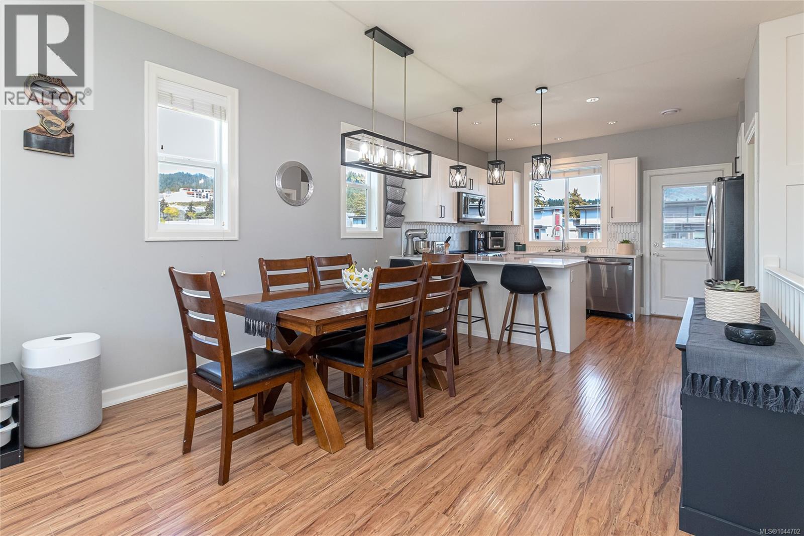 1054 Whitney Crt - 9
