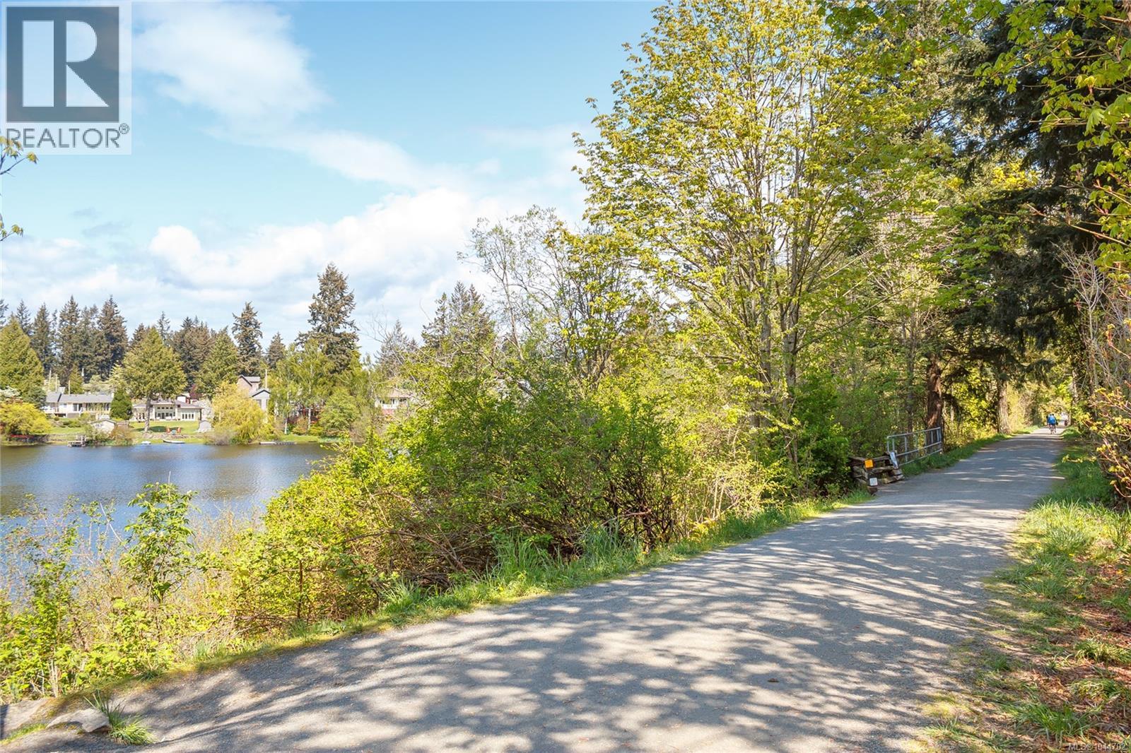 1054 Whitney Crt - 42