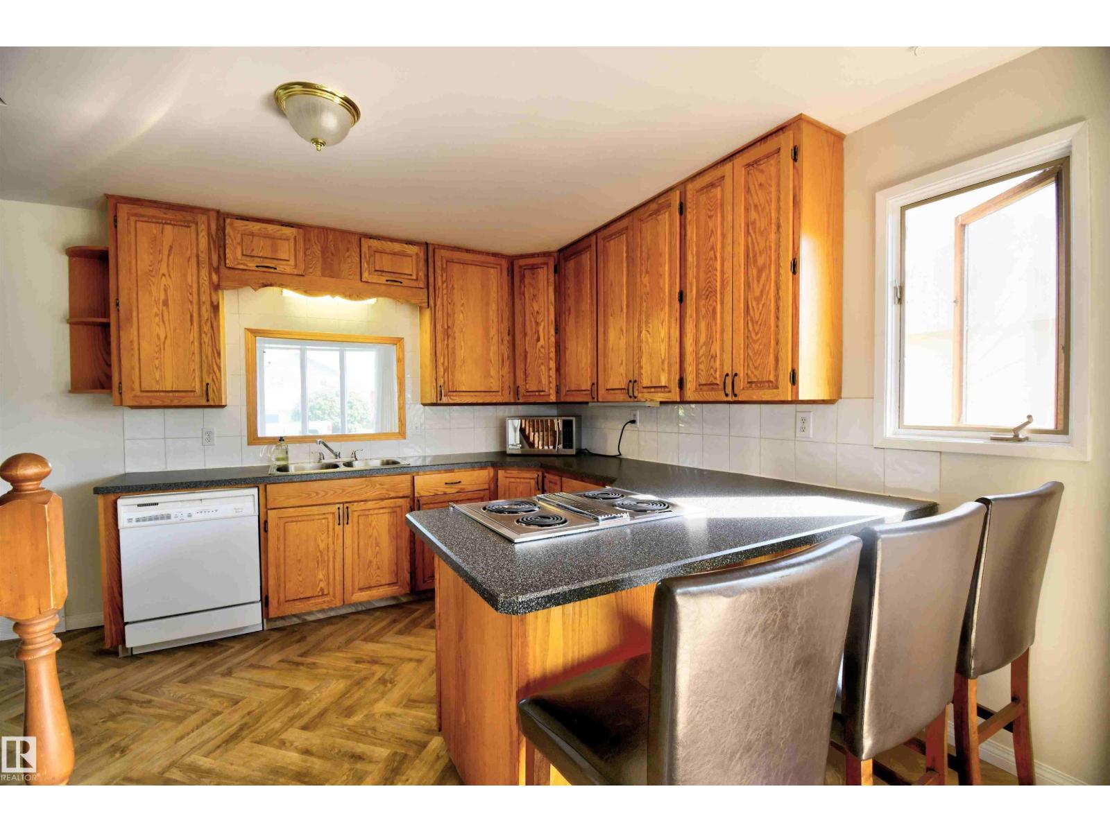 5109 47 AV - Image 8