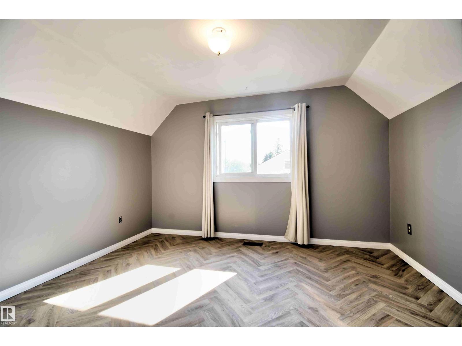 5109 47 AV - Image 12