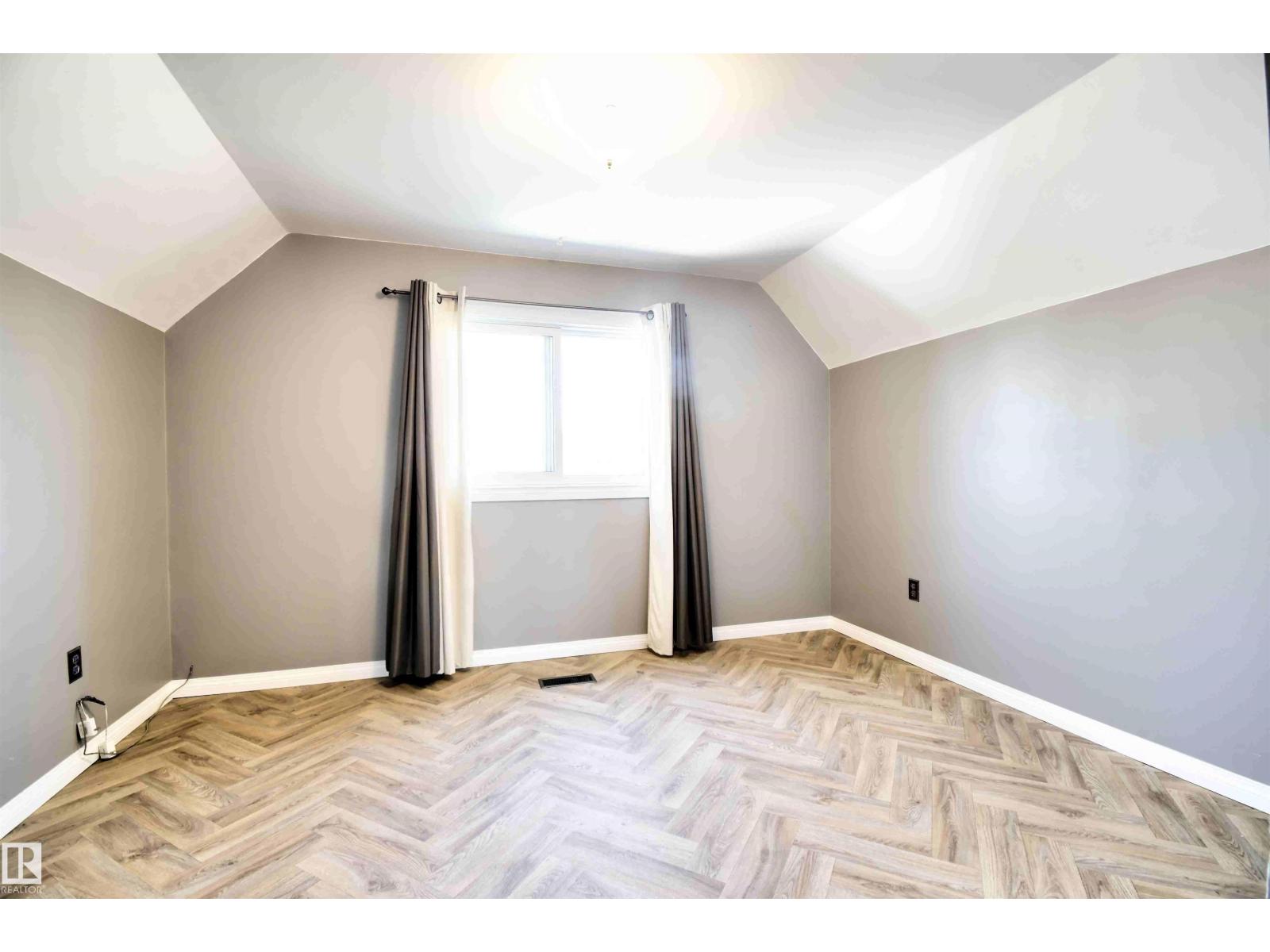 5109 47 AV - Image 13