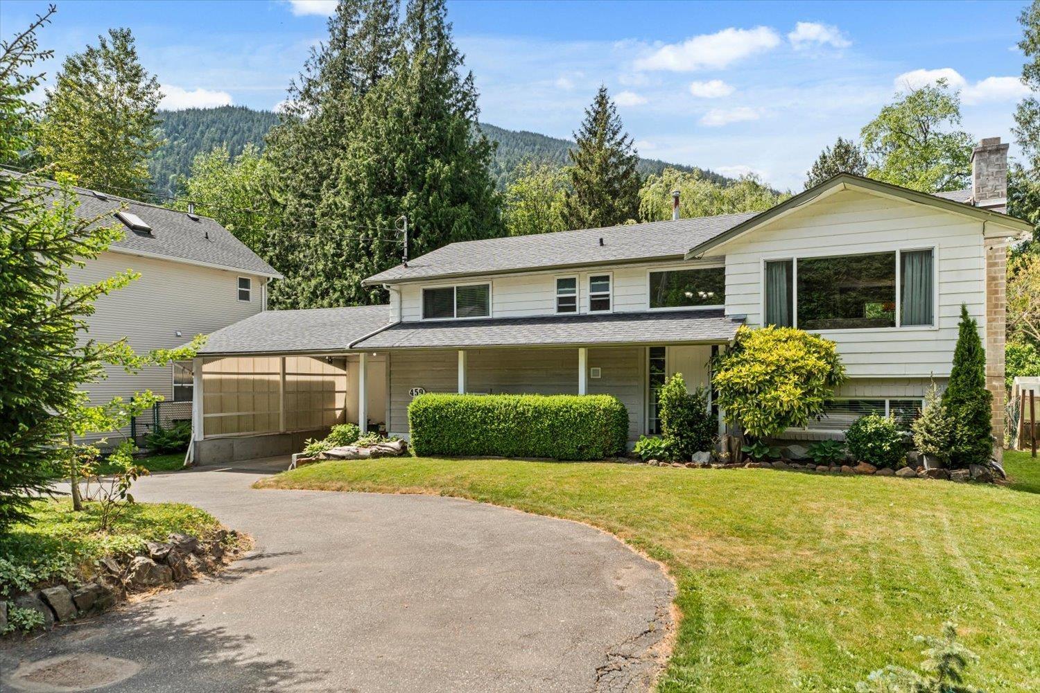 459 NAISMITH AVENUE, Harrison Hot Springs