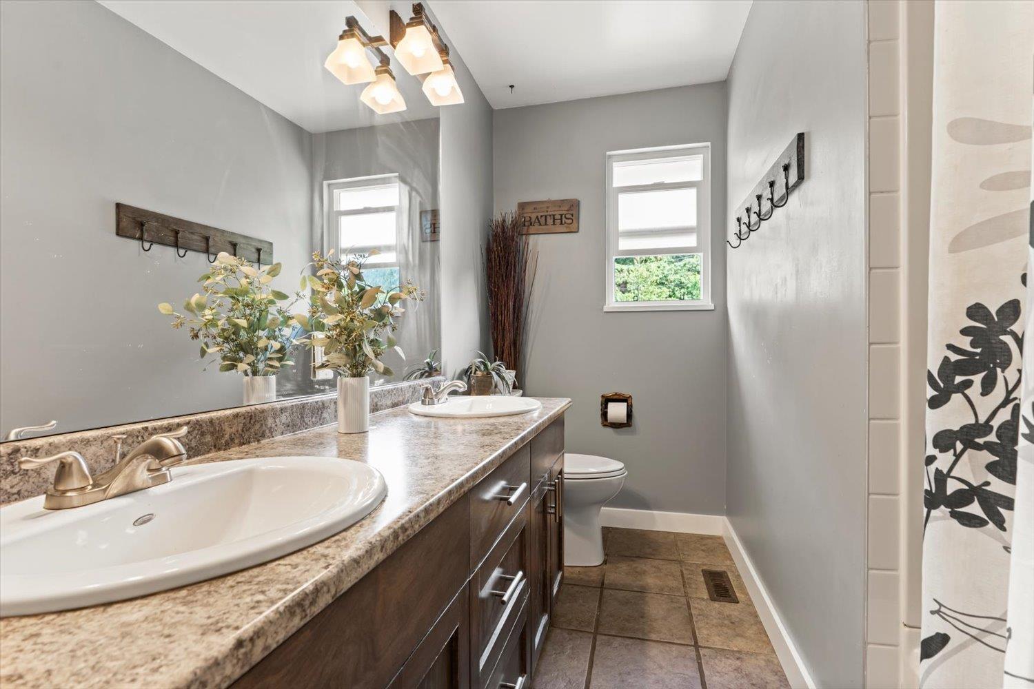 459 NAISMITH AVENUE, Harrison Hot Springs, Harrison Hot Springs