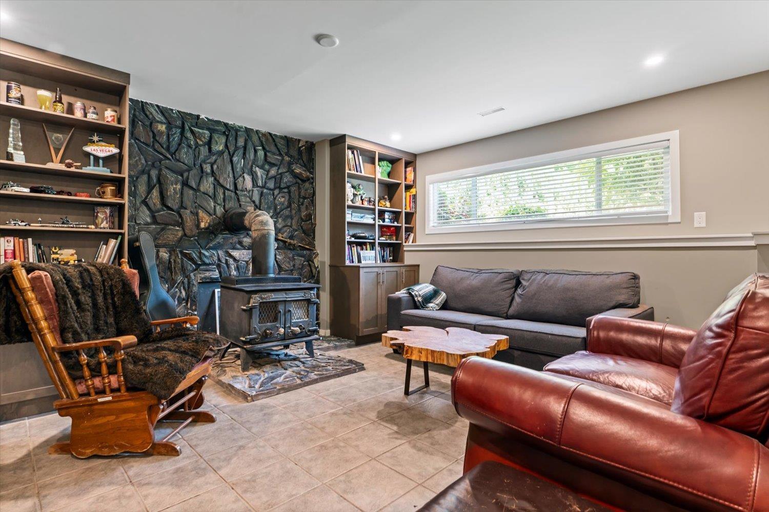 459 NAISMITH AVENUE, Harrison Hot Springs, Harrison Hot Springs