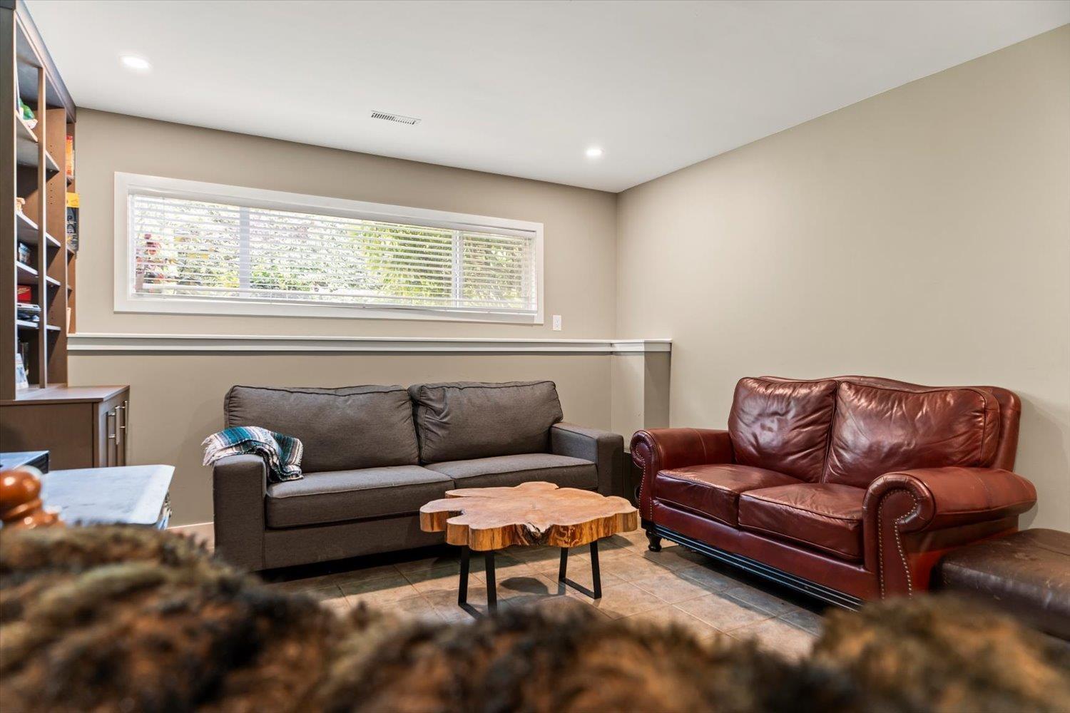 459 NAISMITH AVENUE, Harrison Hot Springs, Harrison Hot Springs