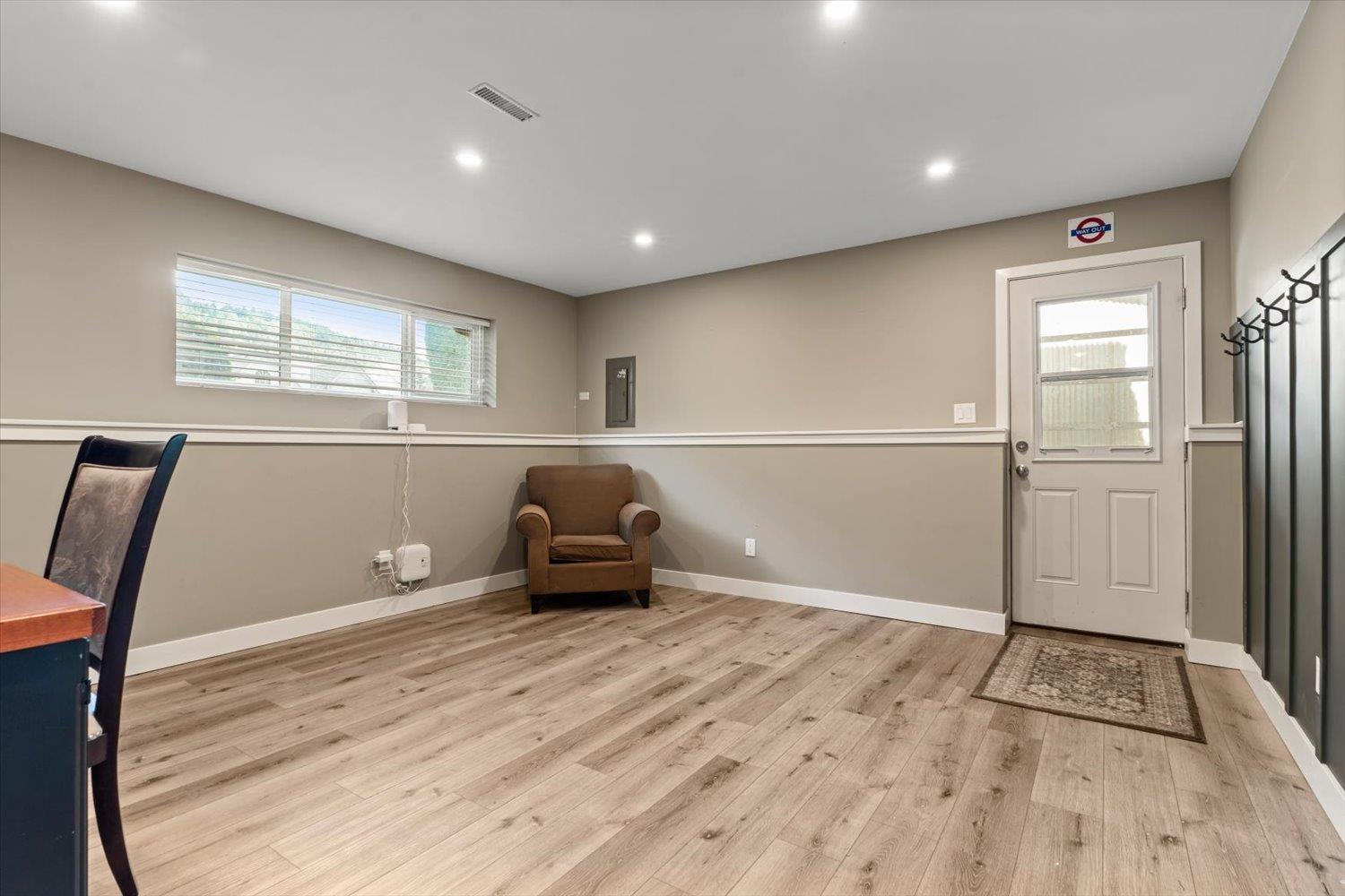 459 NAISMITH AVENUE, Harrison Hot Springs, Harrison Hot Springs