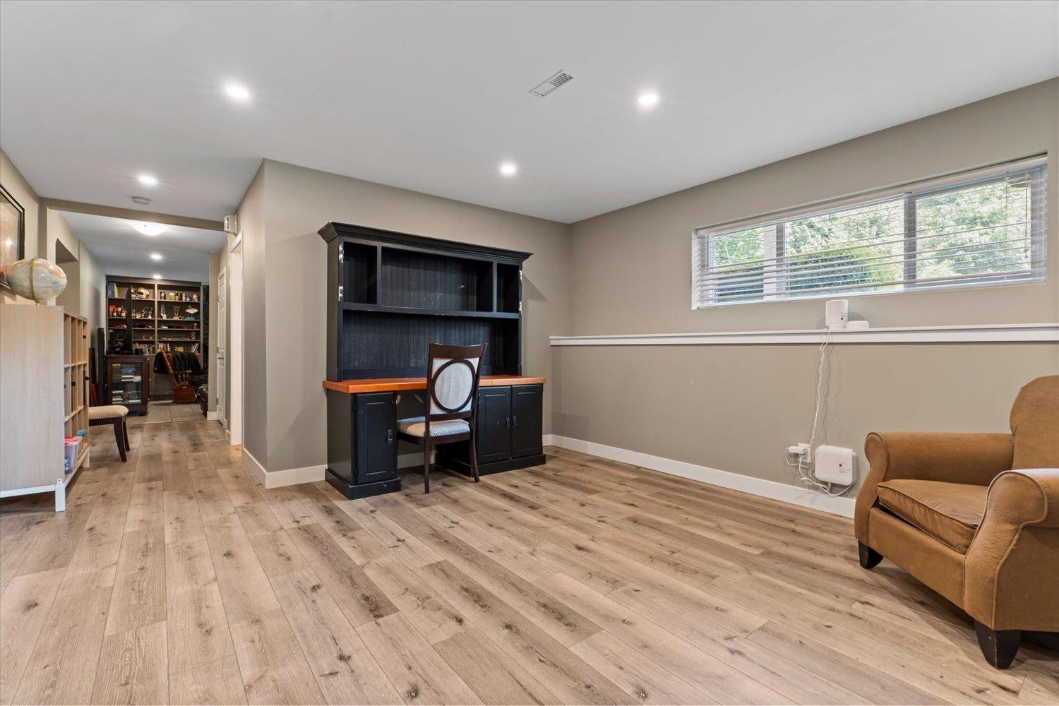 459 NAISMITH AVENUE, Harrison Hot Springs, Harrison Hot Springs