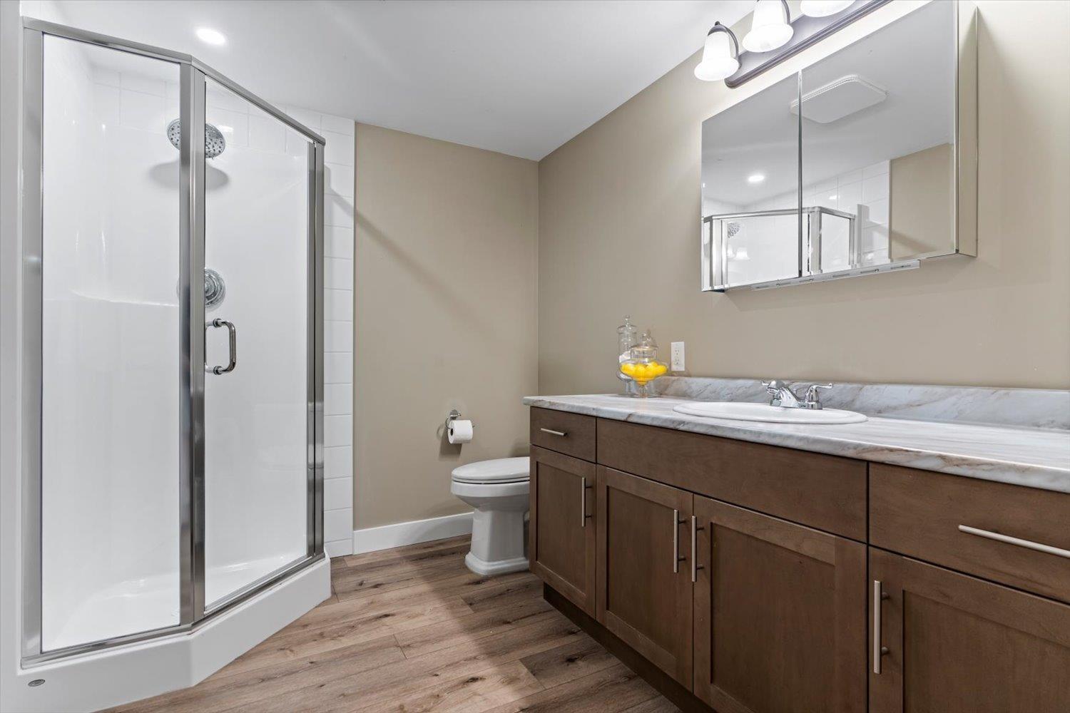 459 NAISMITH AVENUE, Harrison Hot Springs, Harrison Hot Springs