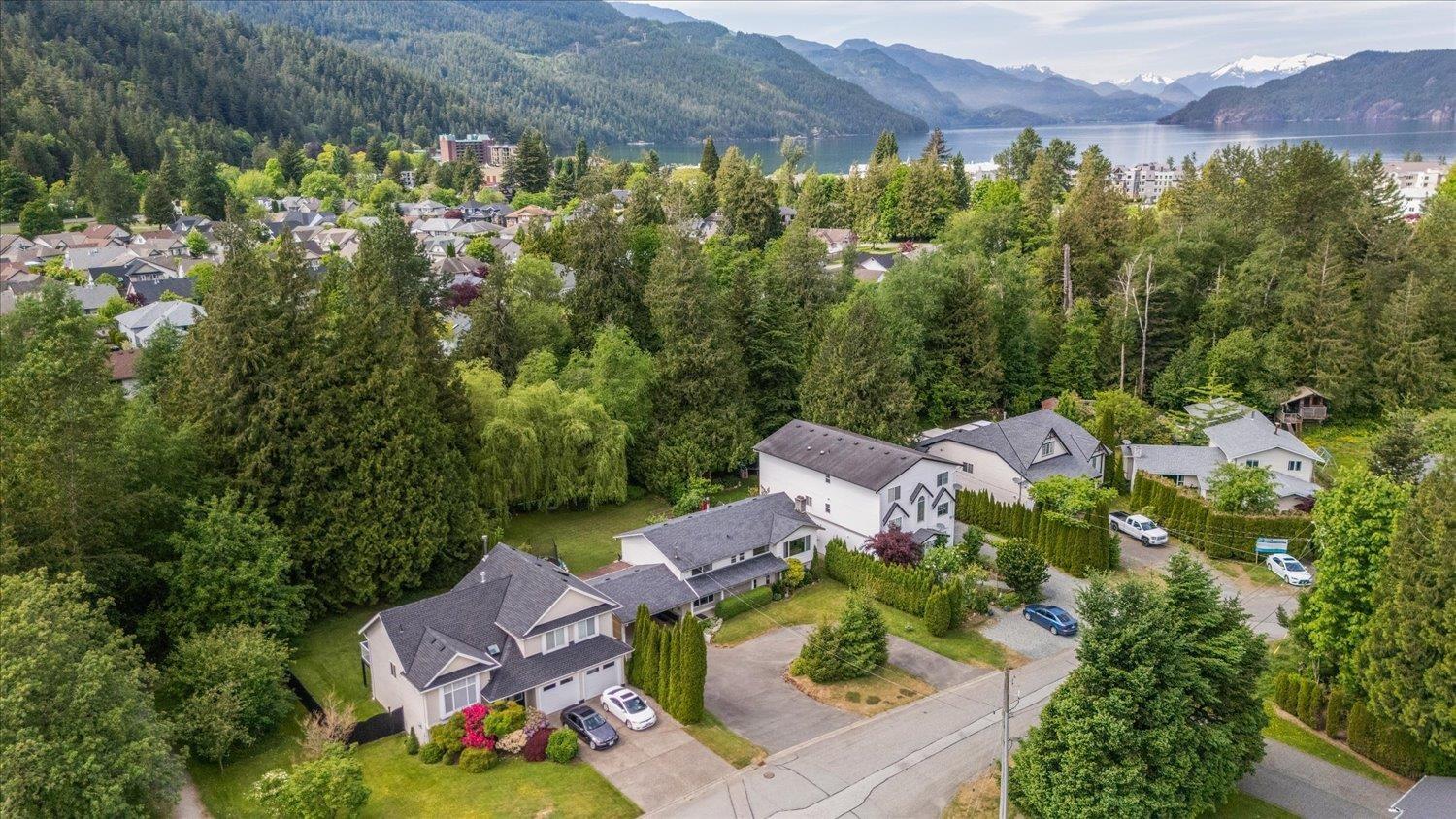 459 NAISMITH AVENUE, Harrison Hot Springs, Harrison Hot Springs