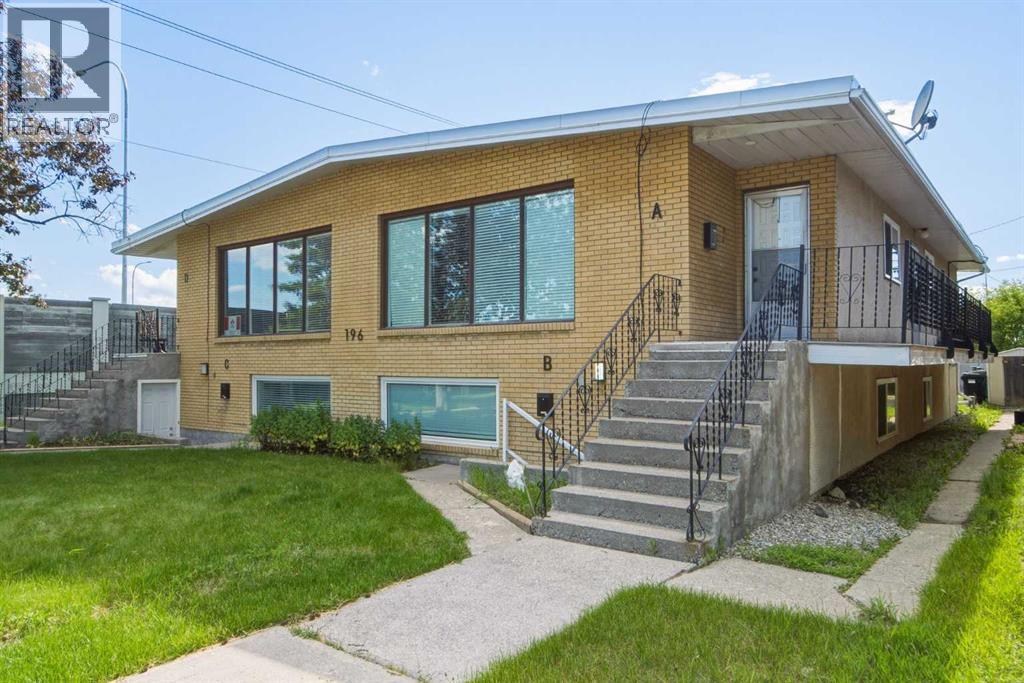196 Gordon Drive SW - 1