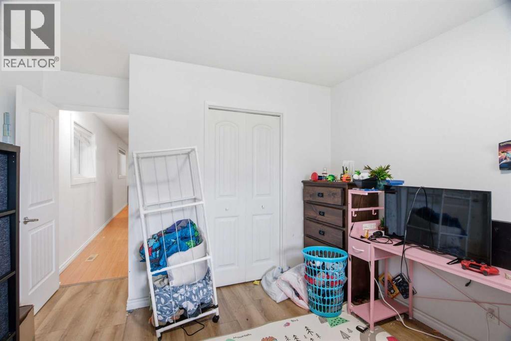 196 Gordon Drive SW - 20