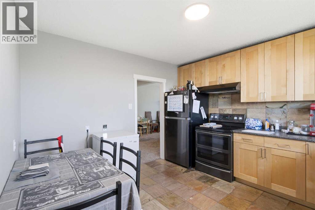 196 Gordon Drive SW - 28