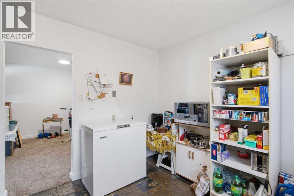 196 Gordon Drive SW - 5