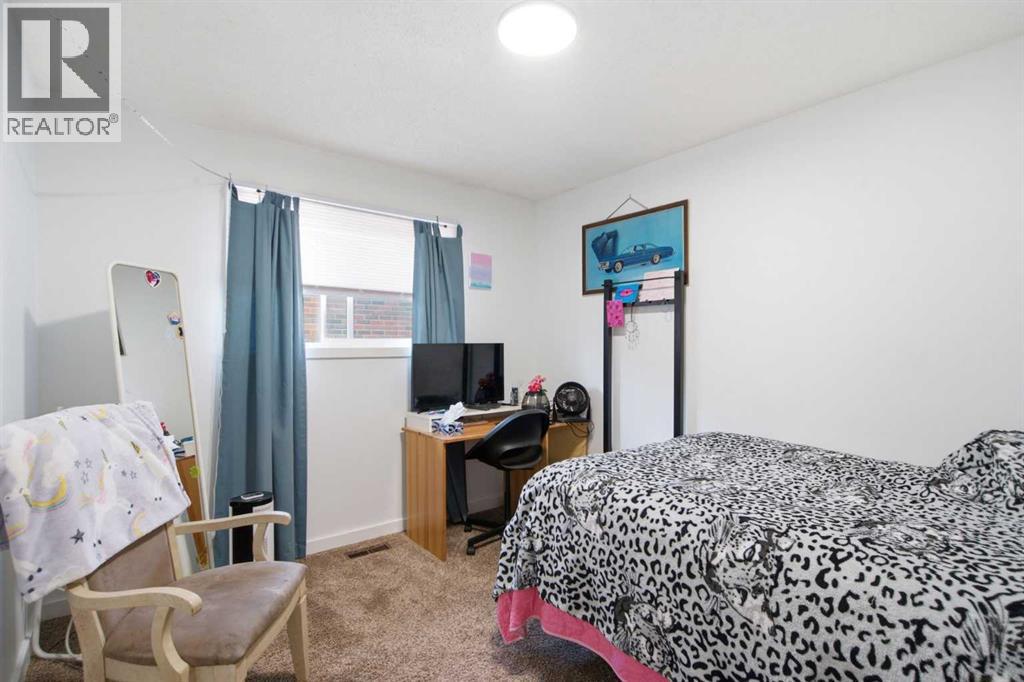 196 Gordon Drive SW - 8