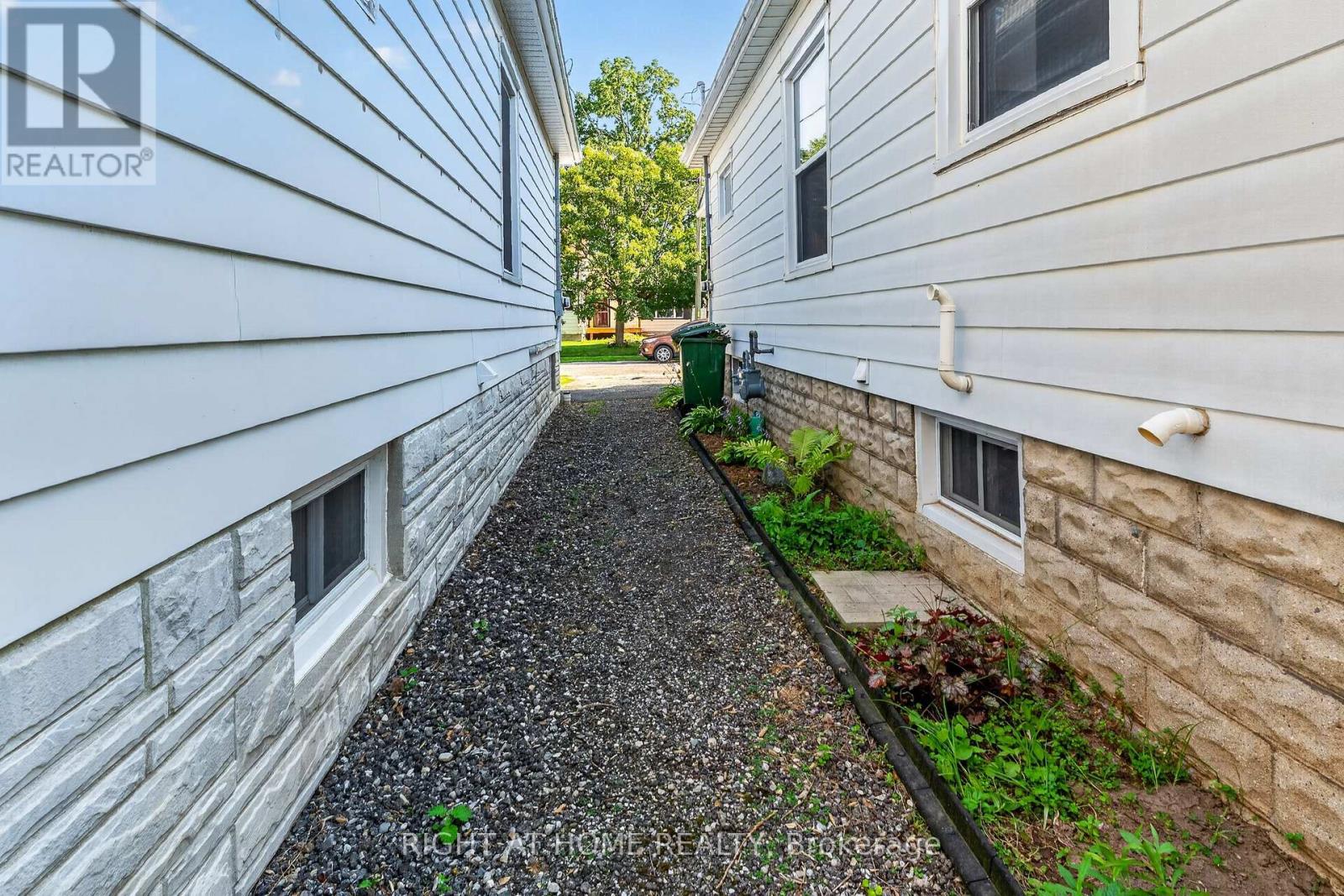 72 MAPLE STREET - Image 34