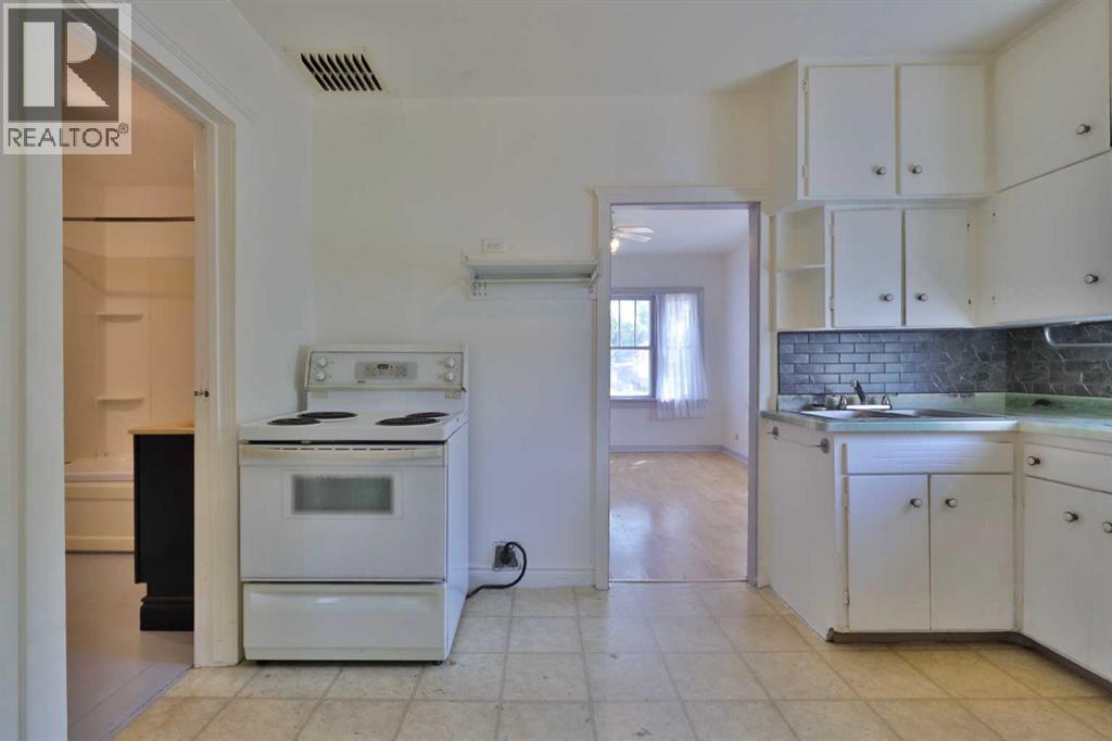 4910 44 Street - Image 11