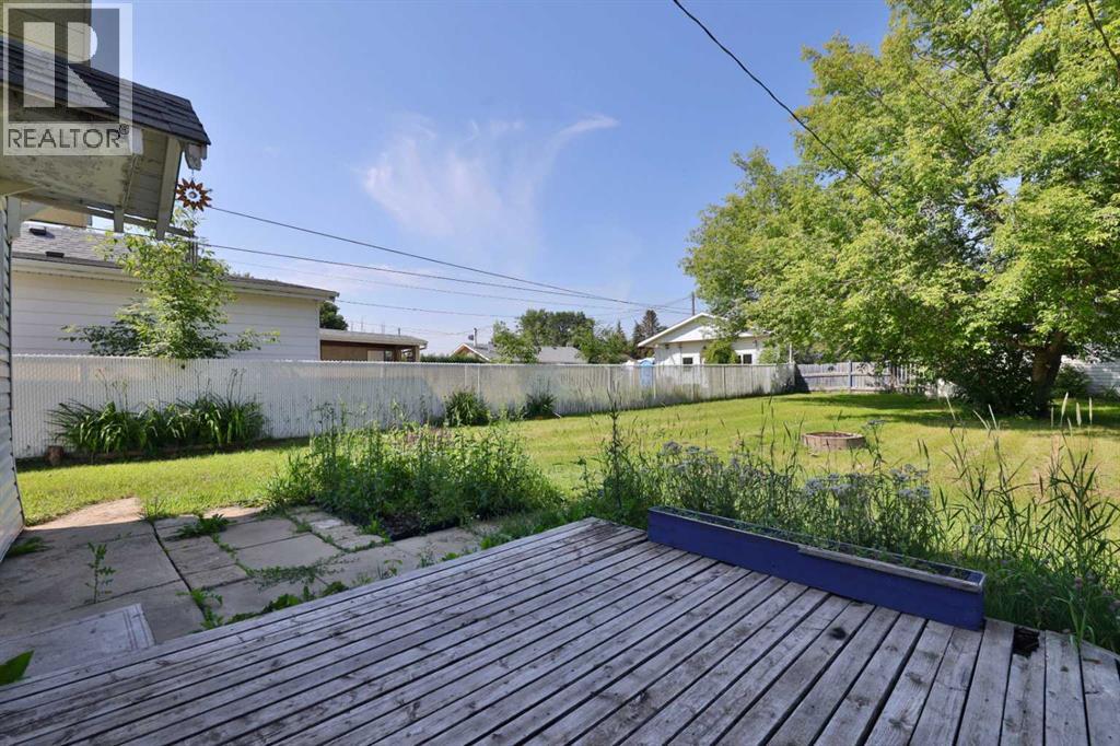 4910 44 Street - 25
