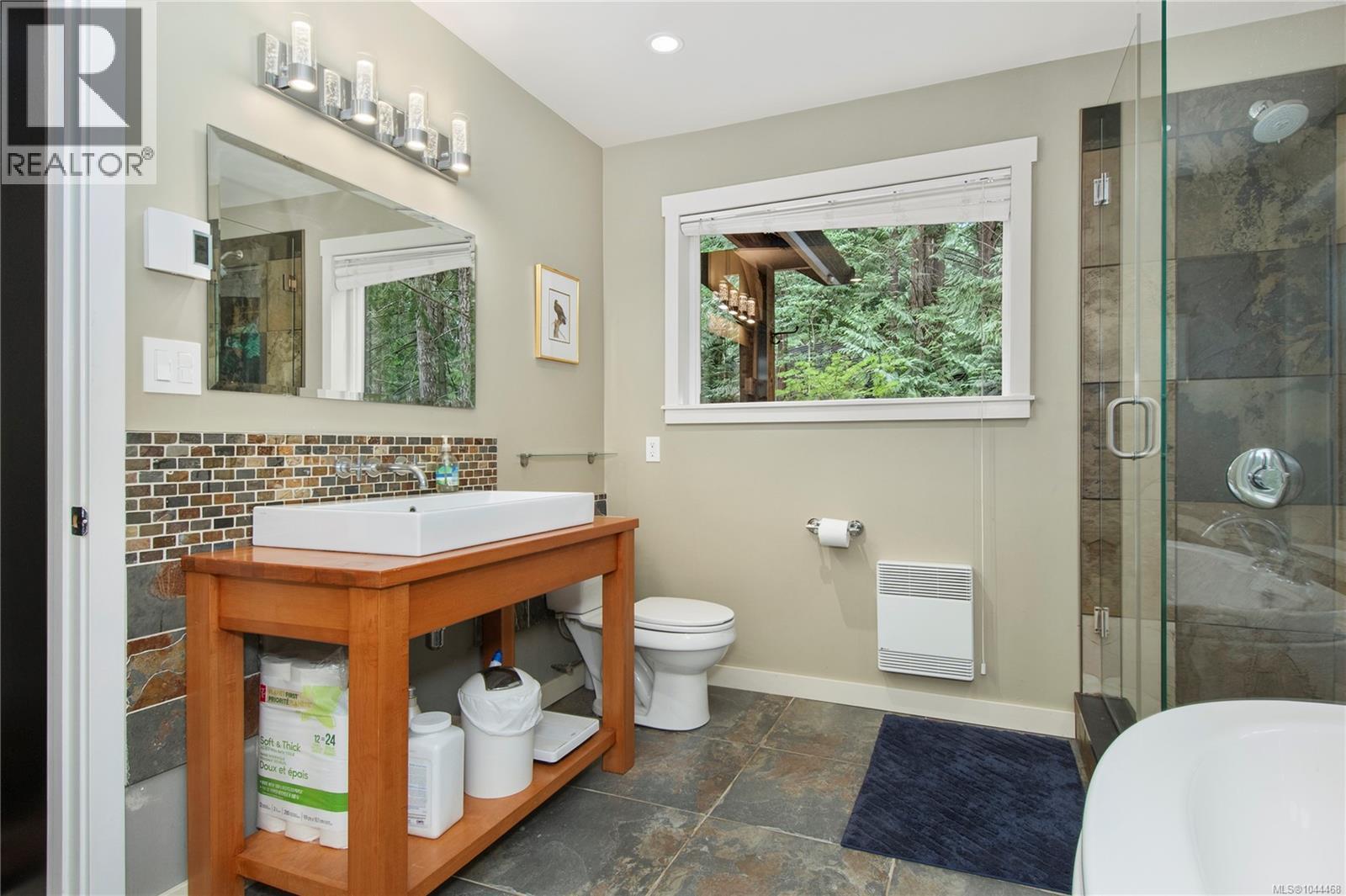 4777 Forbidden Plateau Rd - Image 17