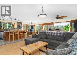 Kitchen - 4777 Forbidden Plateau Rd, Courtenay, BC V9J1R3 Photo 8