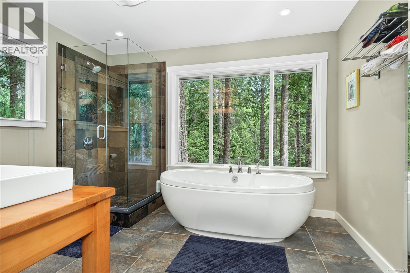 4777 Forbidden Plateau Rd - 16