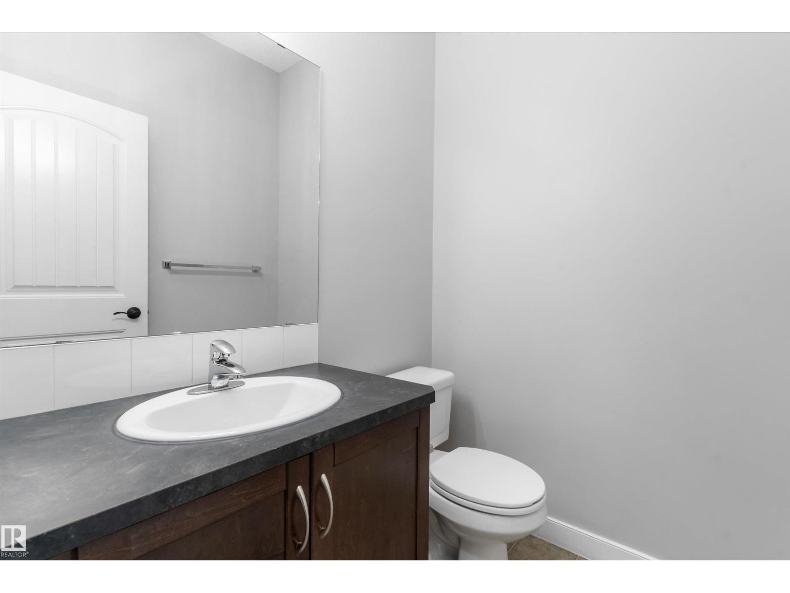#7 13825 155 AV NW - 17