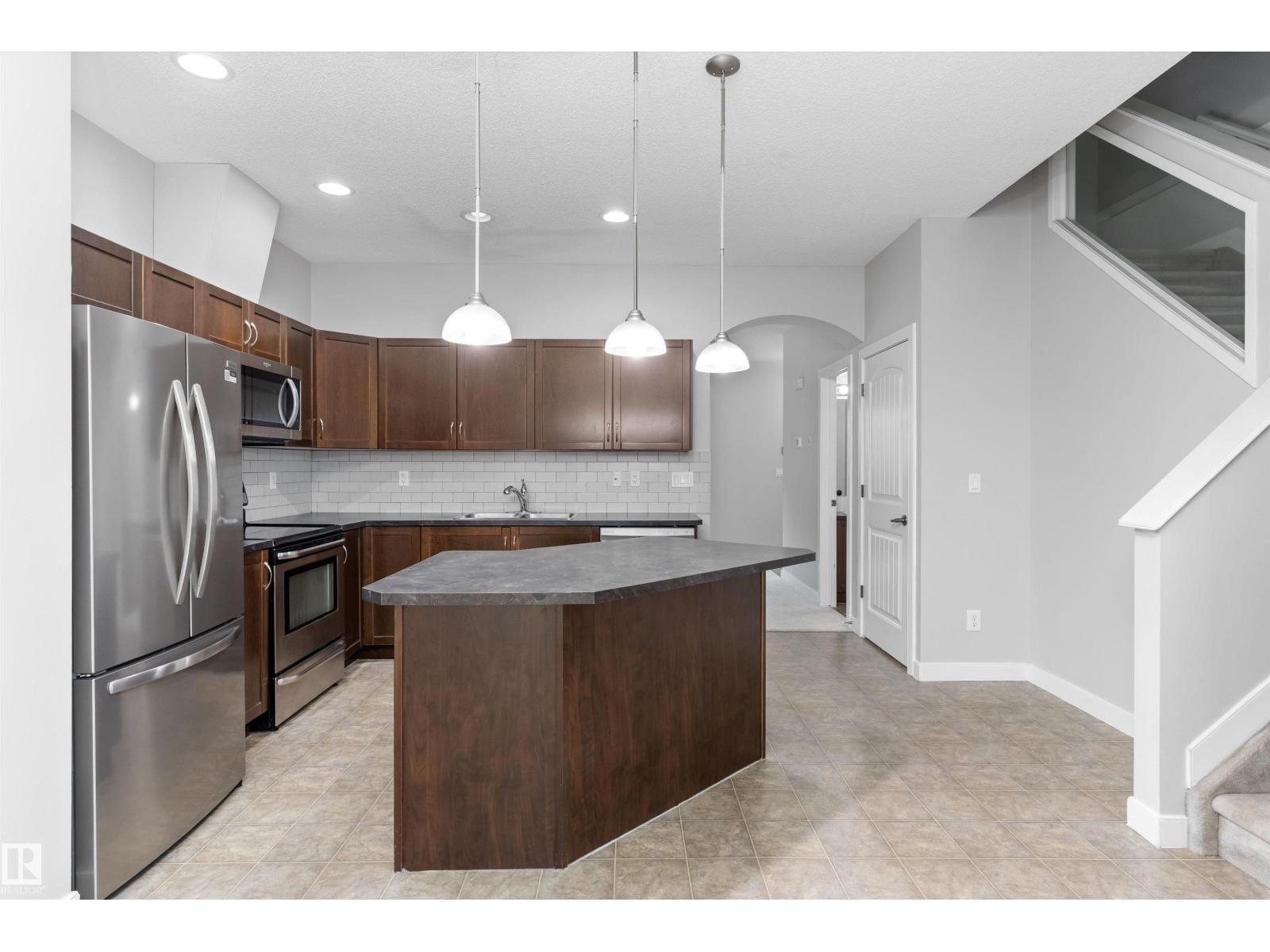 #7 13825 155 AV NW - 13