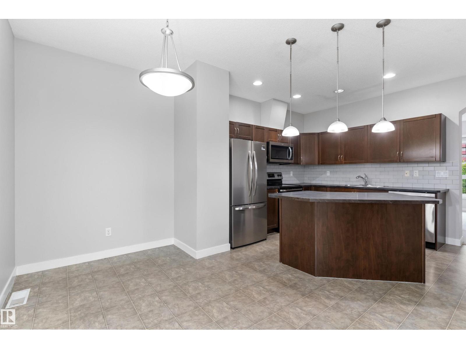 #7 13825 155 AV NW - Image 12