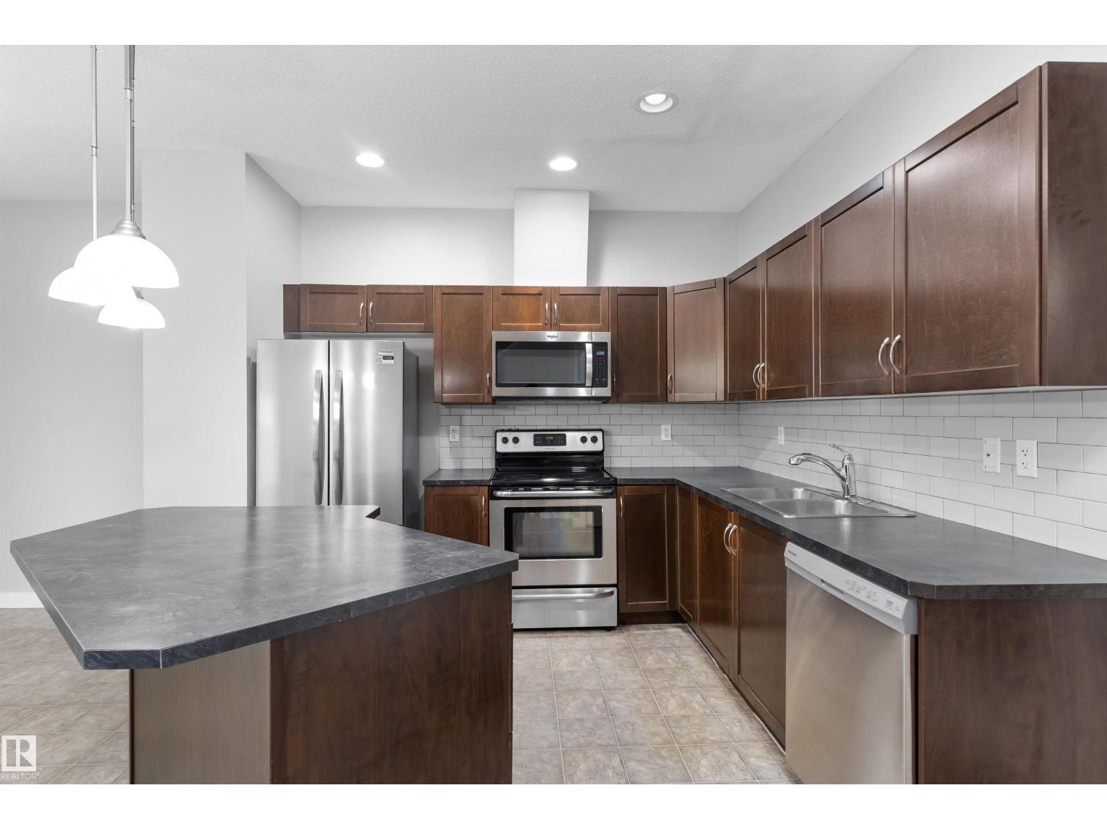 #7 13825 155 AV NW - Image 15