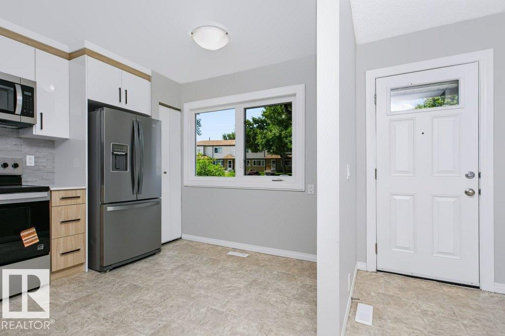 #24 14511 52 ST NW - 6
