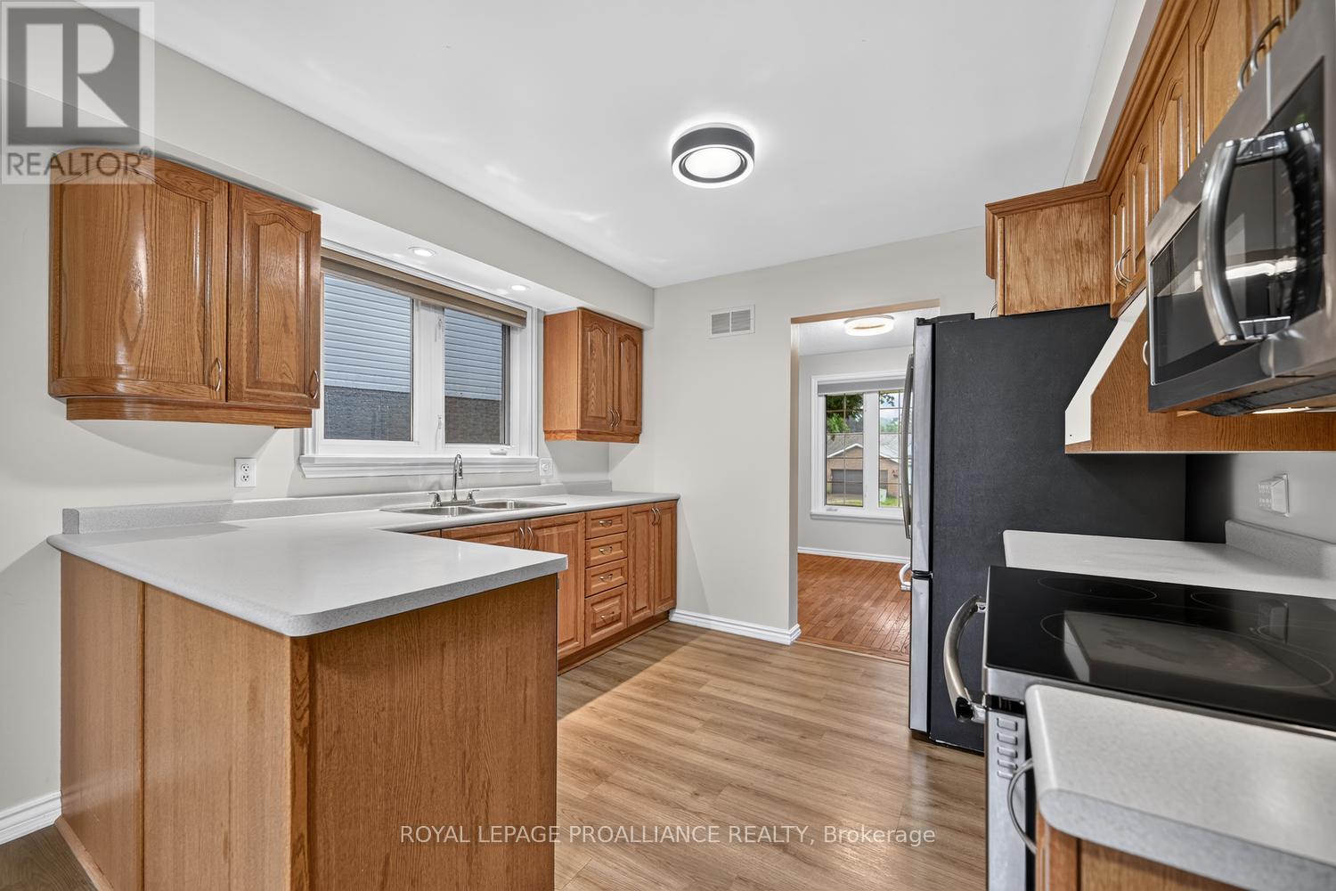388 BROCK STREET - Image 13