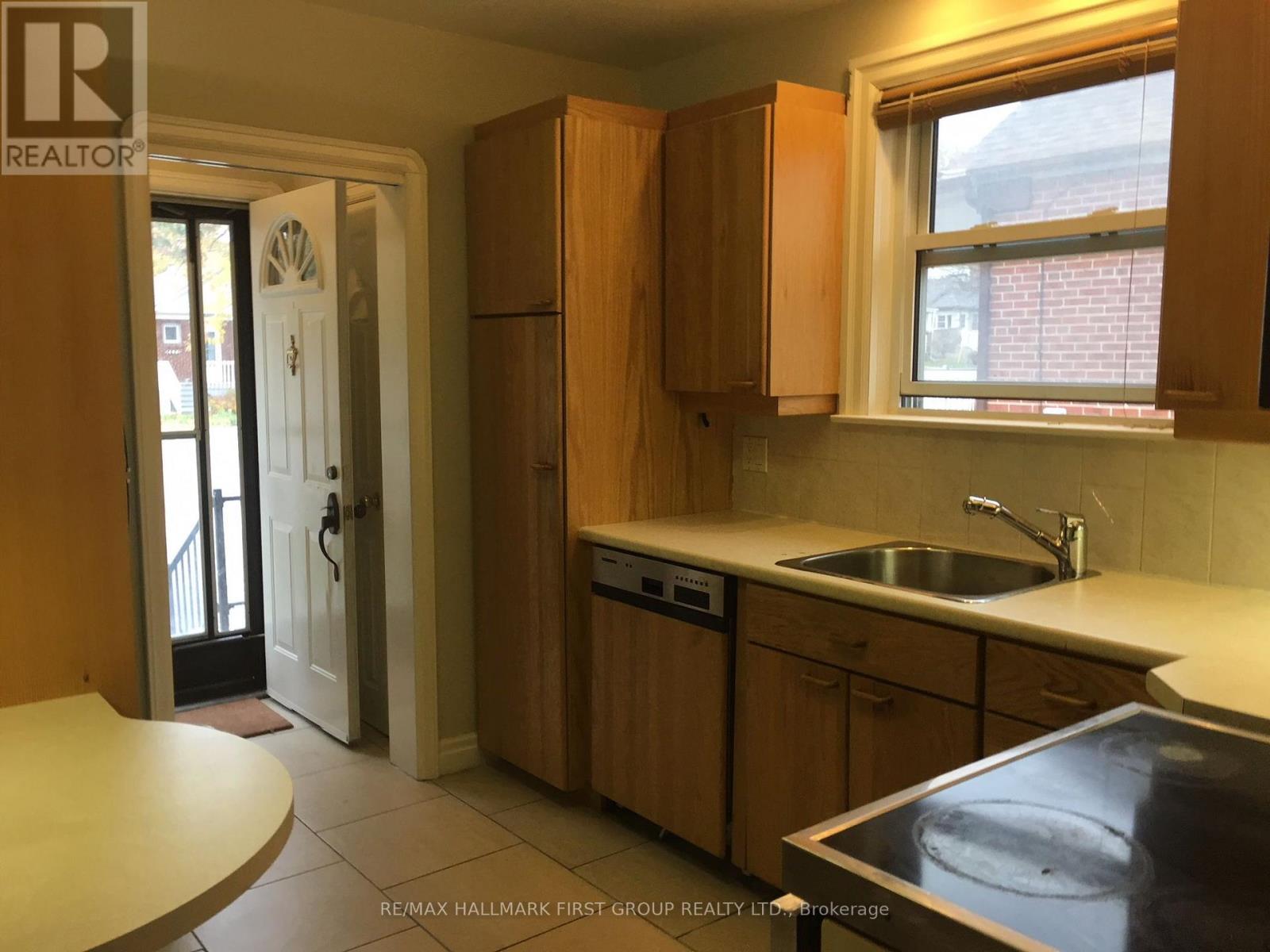 482 WARDEN AVENUE - 10