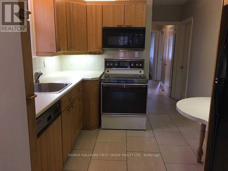 482 WARDEN AVENUE - 12