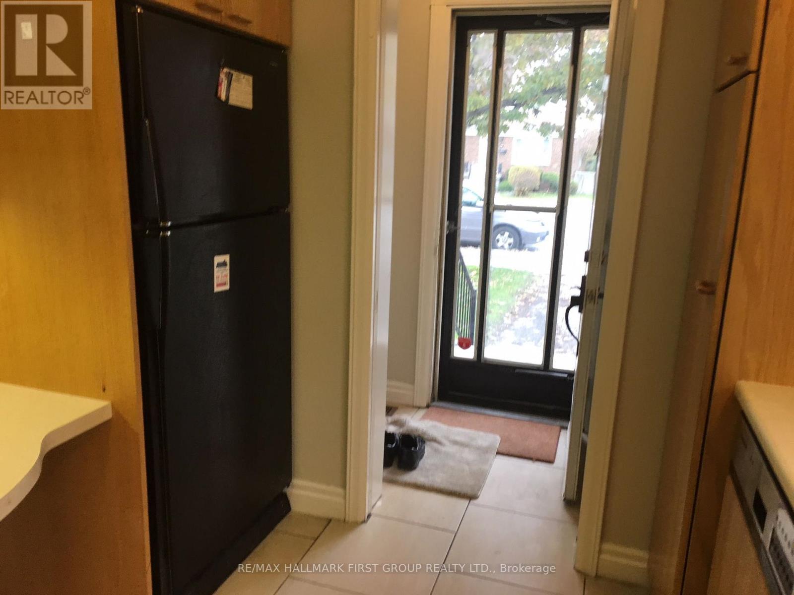 482 WARDEN AVENUE - 15