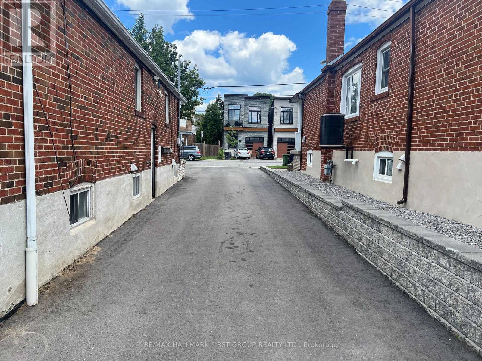 482 WARDEN AVENUE - 6