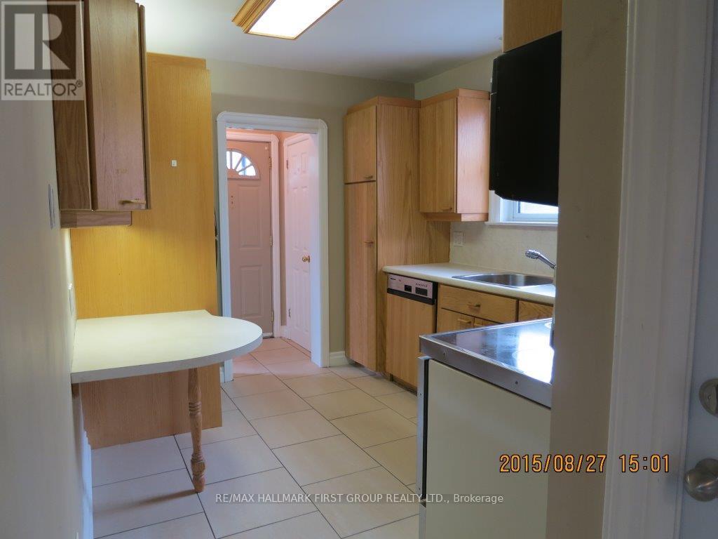 482 WARDEN AVENUE - 9