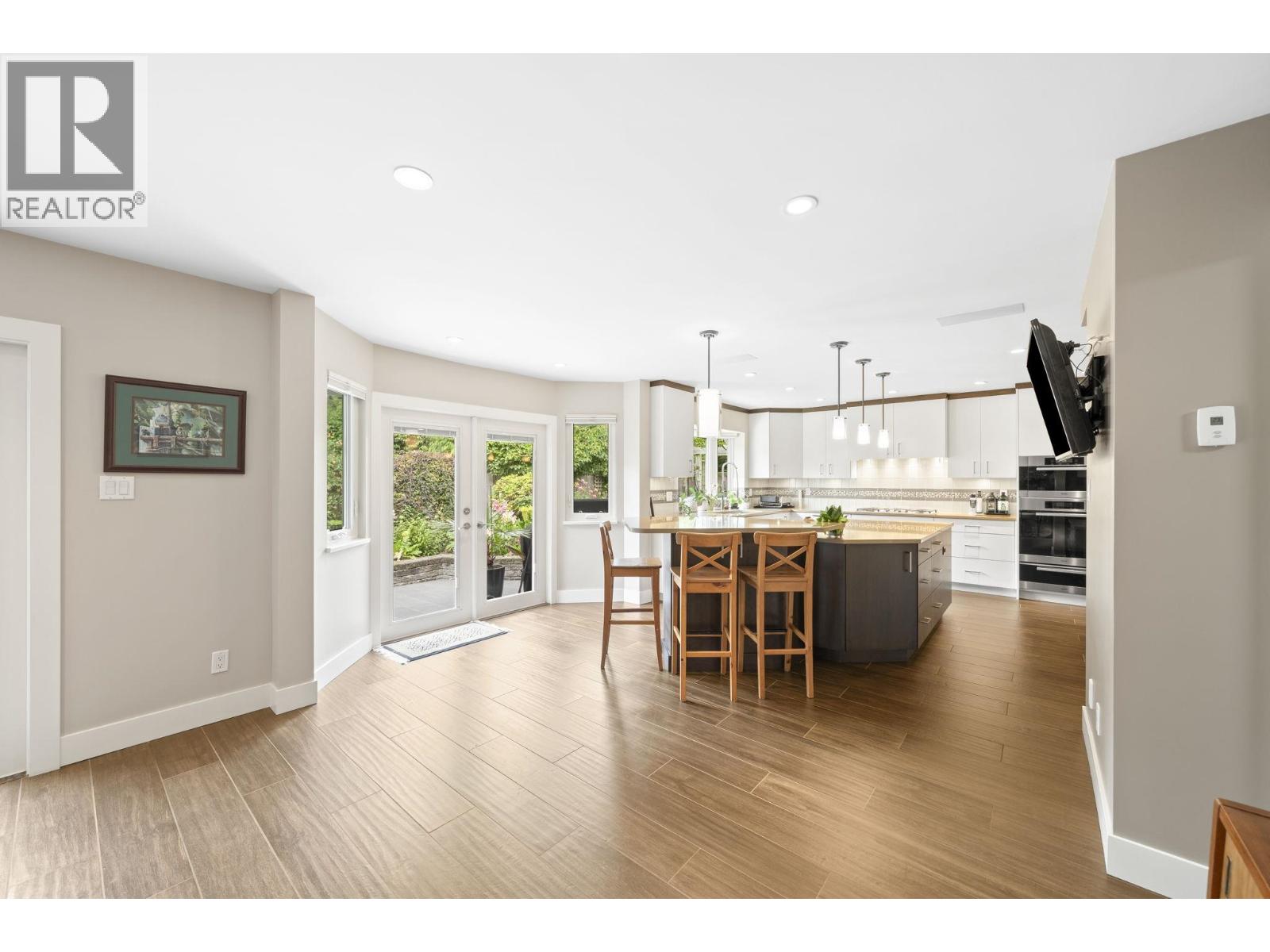 10131 HOLLYWELL Drive, Richmond