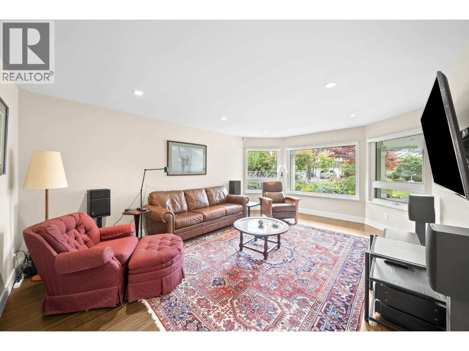 10131 HOLLYWELL Drive, Richmond