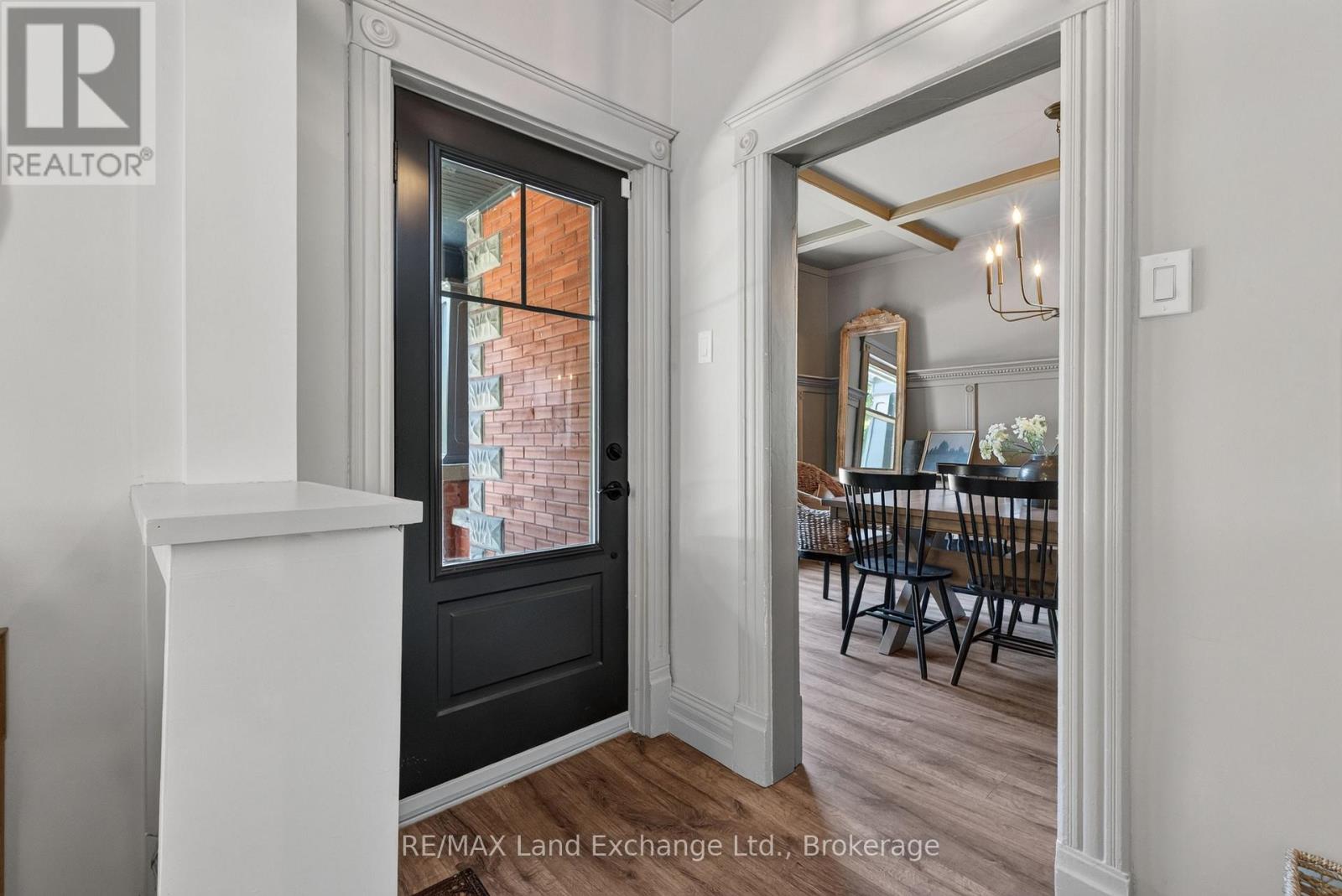 581 QUEEN STREET - 2