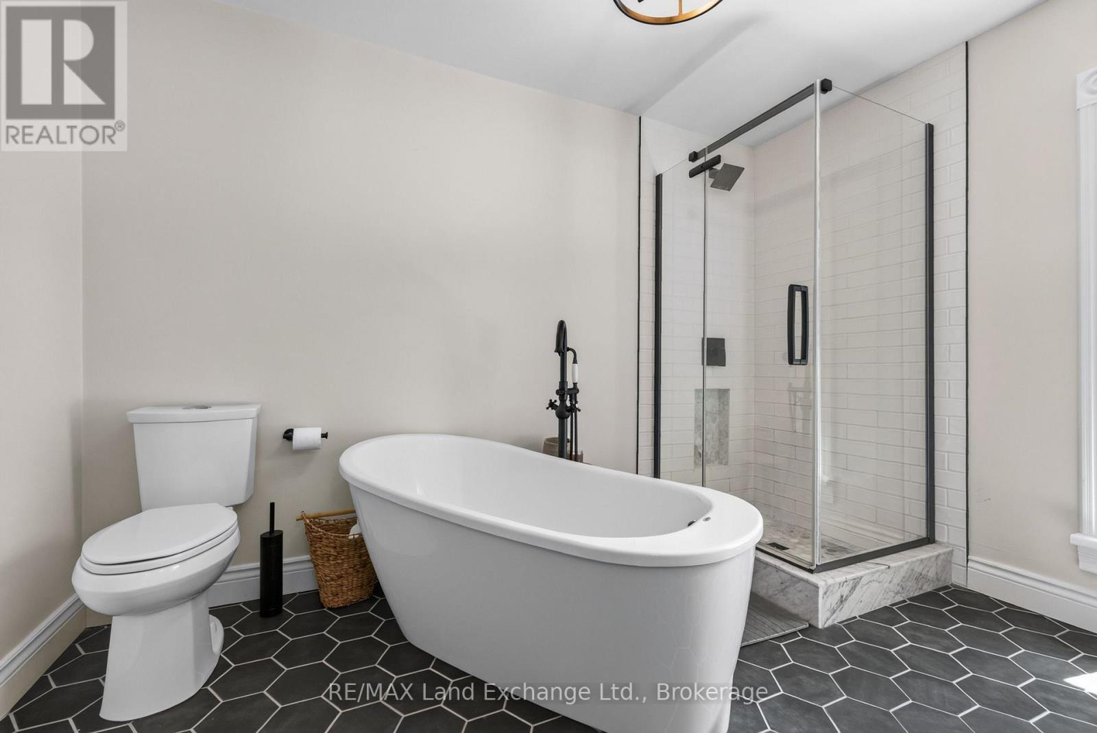 581 QUEEN STREET - Image 25
