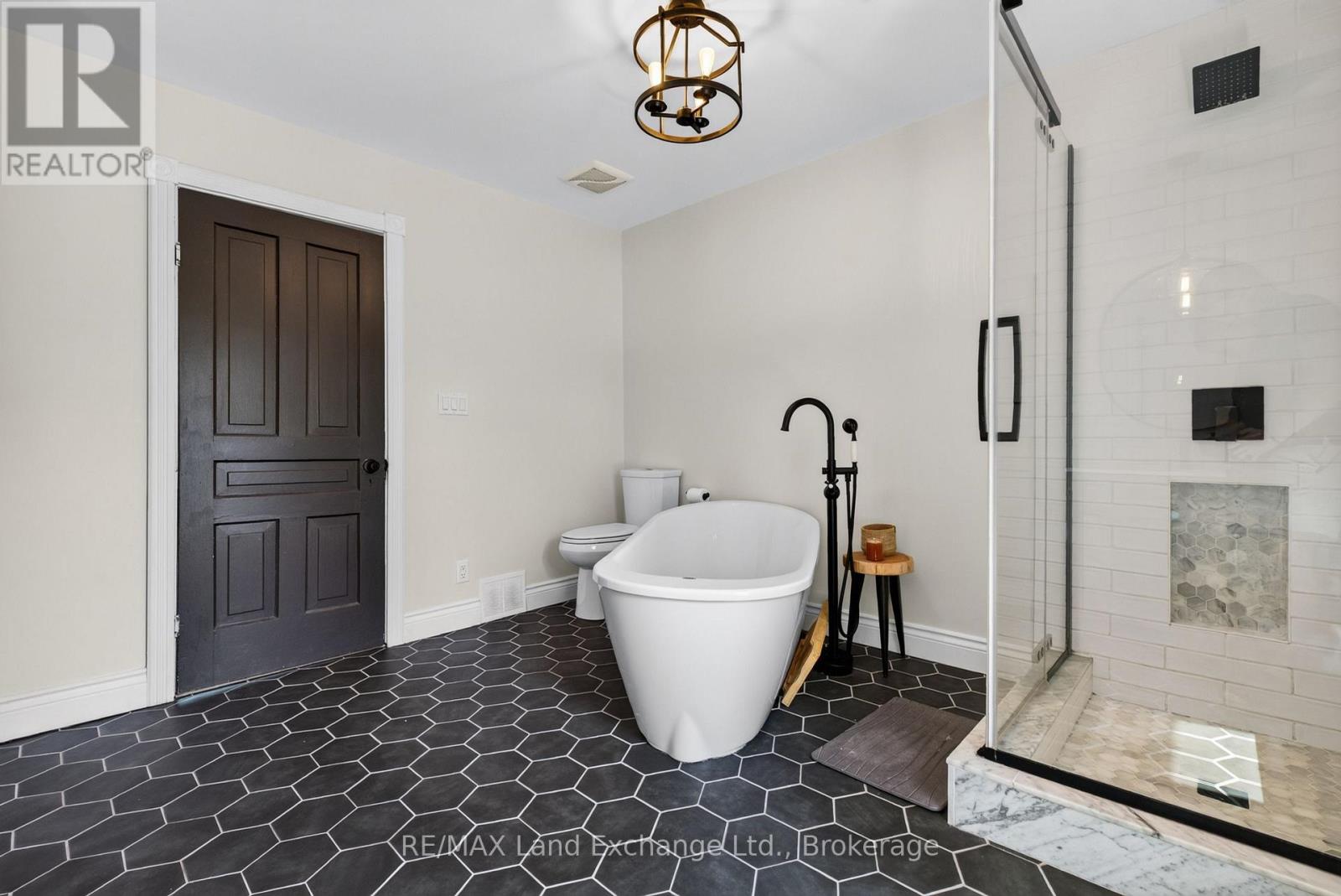 581 QUEEN STREET - Image 28