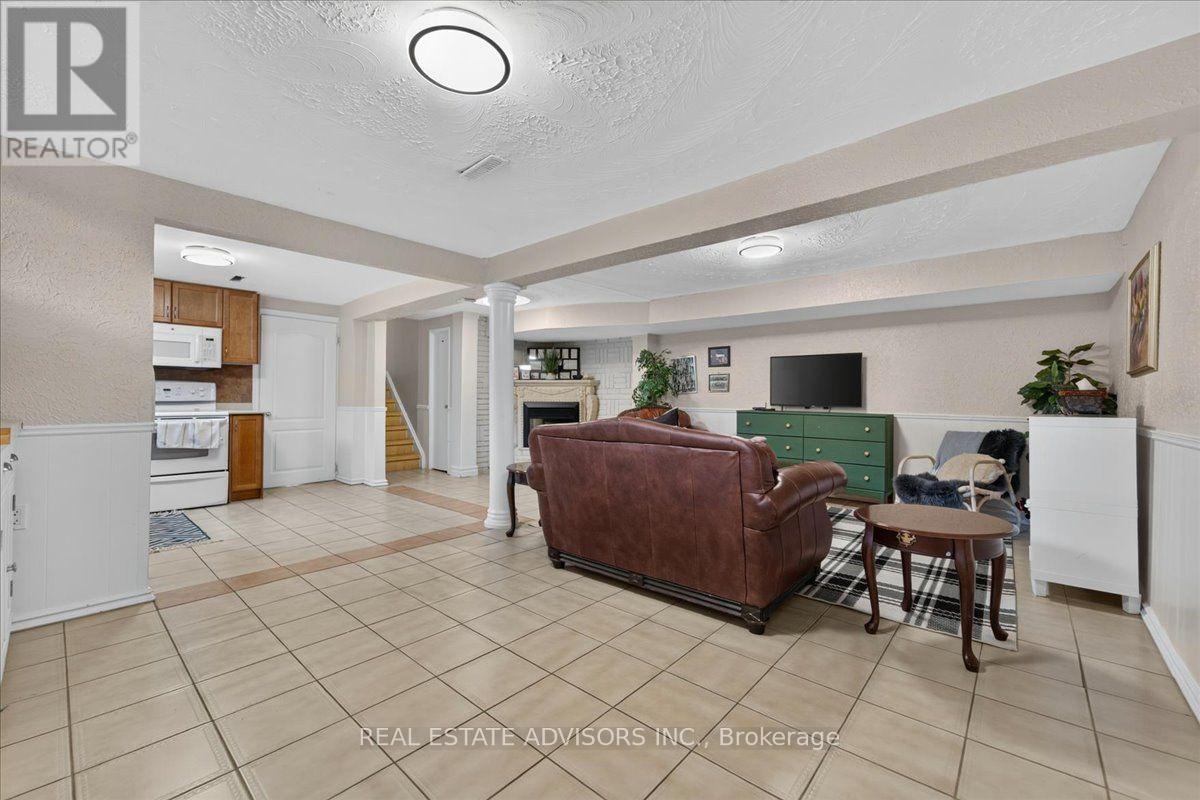 14 GRAMPIAN CRESCENT - 16
