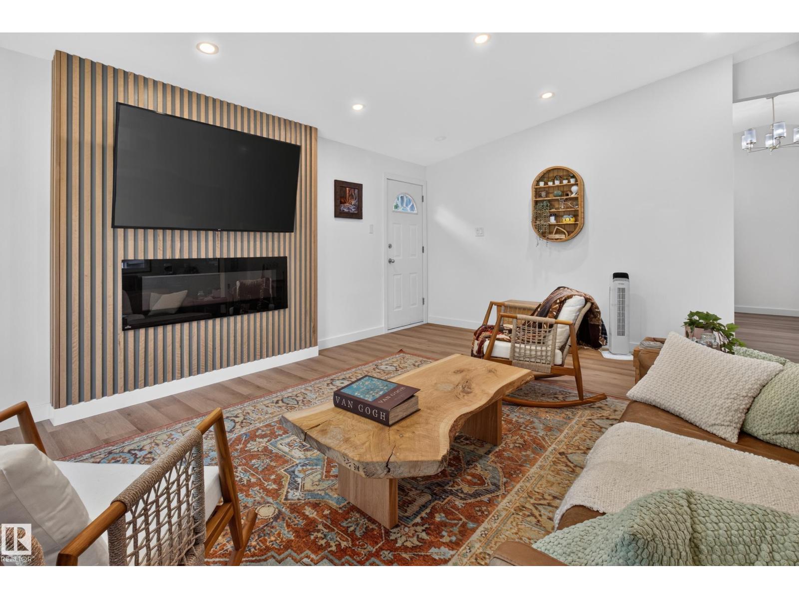 33 HAZEL ST - 12