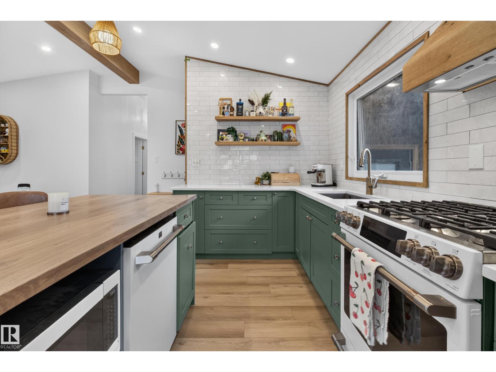 33 HAZEL ST - Image 18