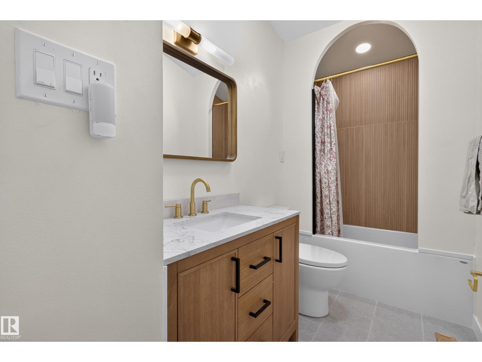 33 HAZEL ST - Image 25