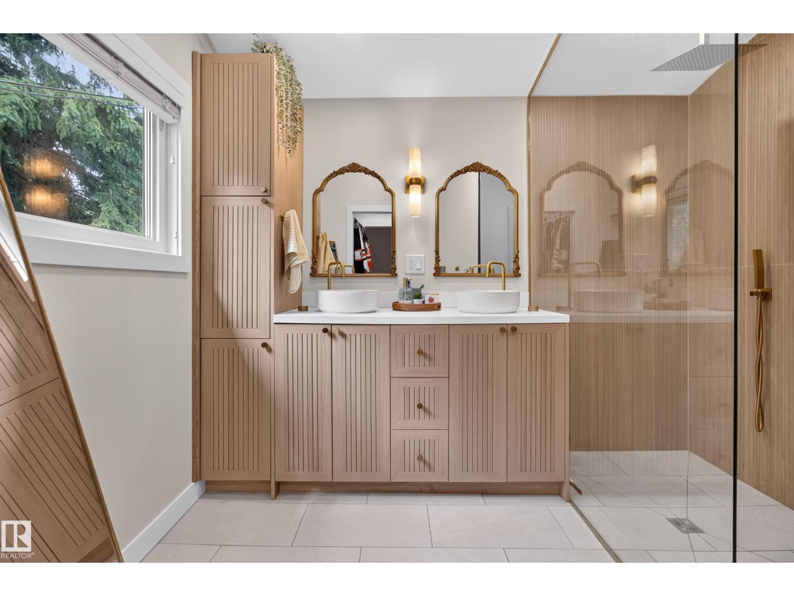 33 HAZEL ST - 32