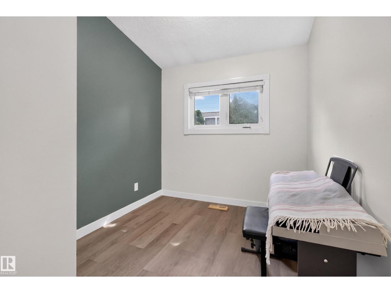 33 HAZEL ST - 37