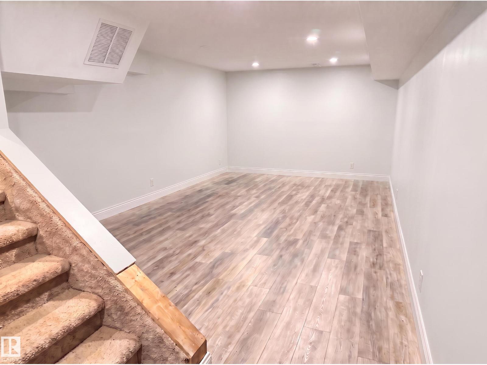 33 HAZEL ST - 38